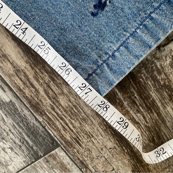 2 for $15 sale: J. Jill light wash embroidered mom jeans 6P - Picture 4 of 8